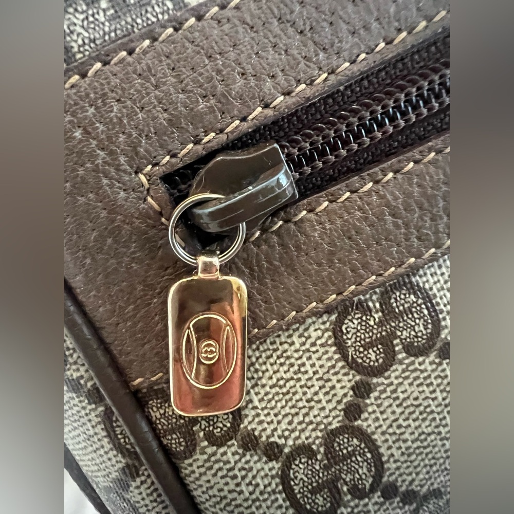 Gucci Beige and Brown Monogram shoulder/crossbody - Picture 2 of 15